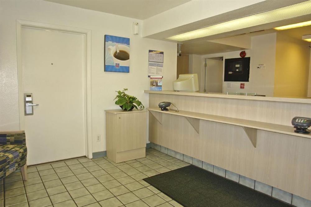 Rodeway Inn Tillmans Corner Intérieur photo